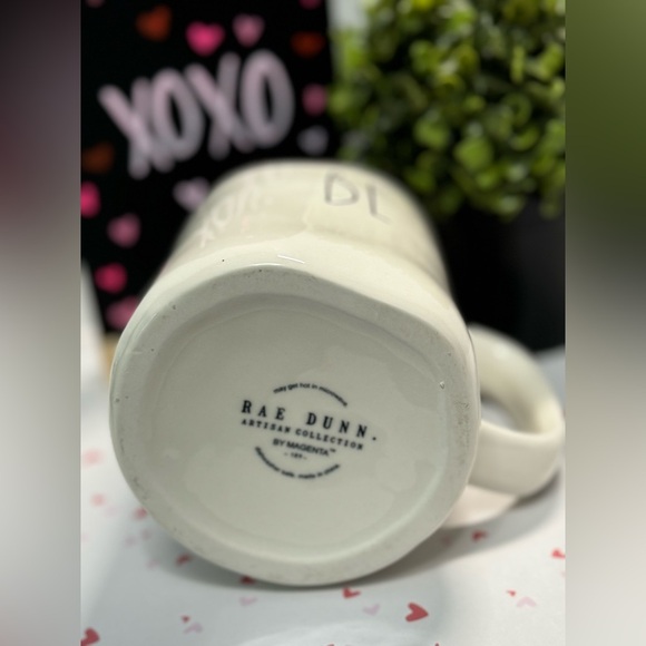 Rae Dunn “BE MINE” mug - Picture 3 of 4